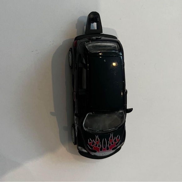 2001 Chrysler PT cruiser scale 1:43 diecast car With hitch - Picture 8 of 8